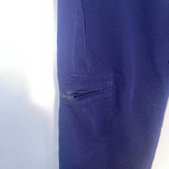 figs technical collection navy blue nursing jogger pants size(xs) - Picture 6 of 7